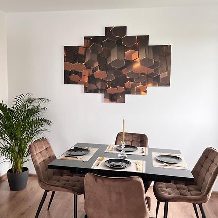 Sun Apartments Отопень Екстер'єр фото