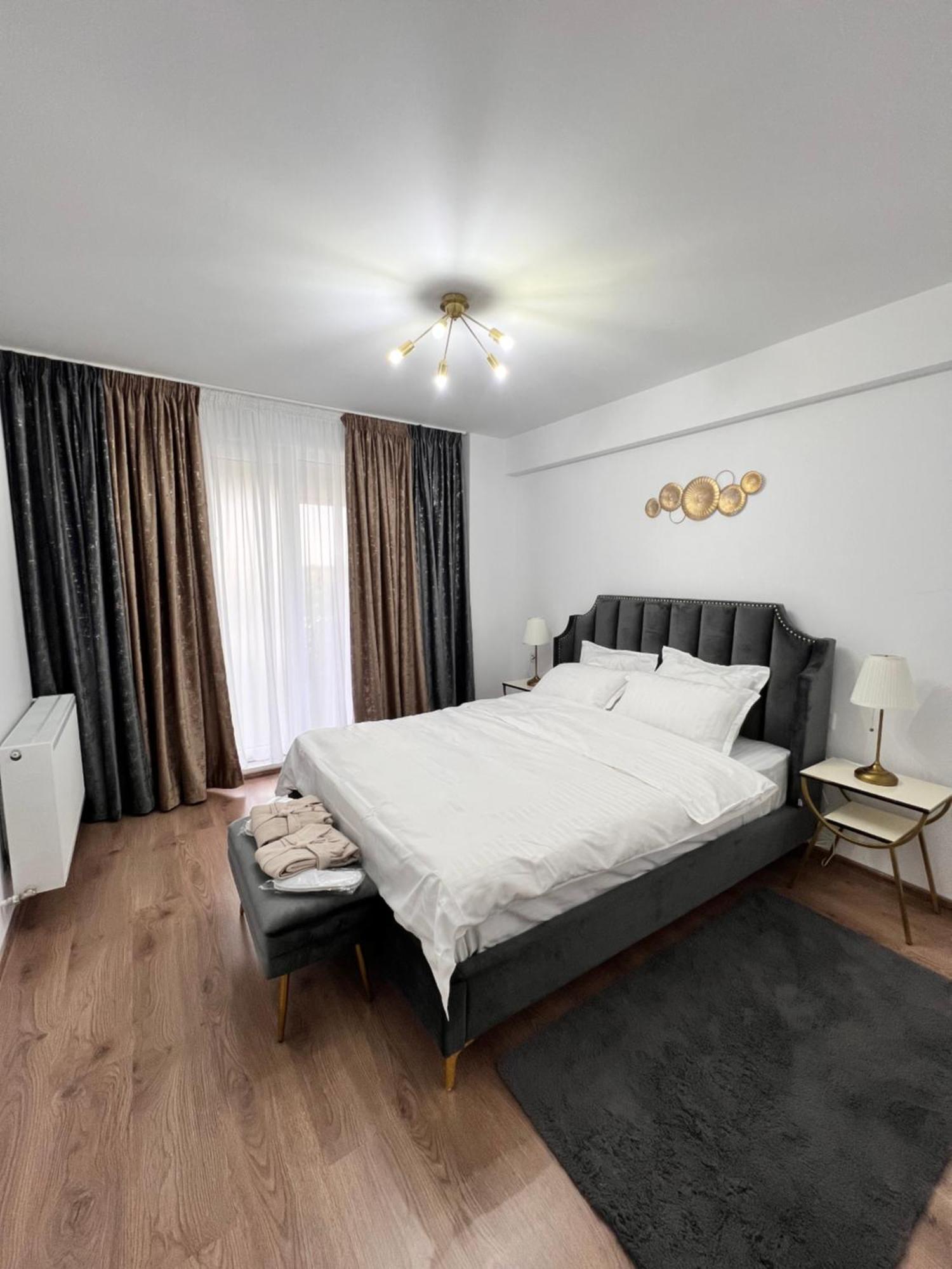 Sun Apartments Отопень Екстер'єр фото