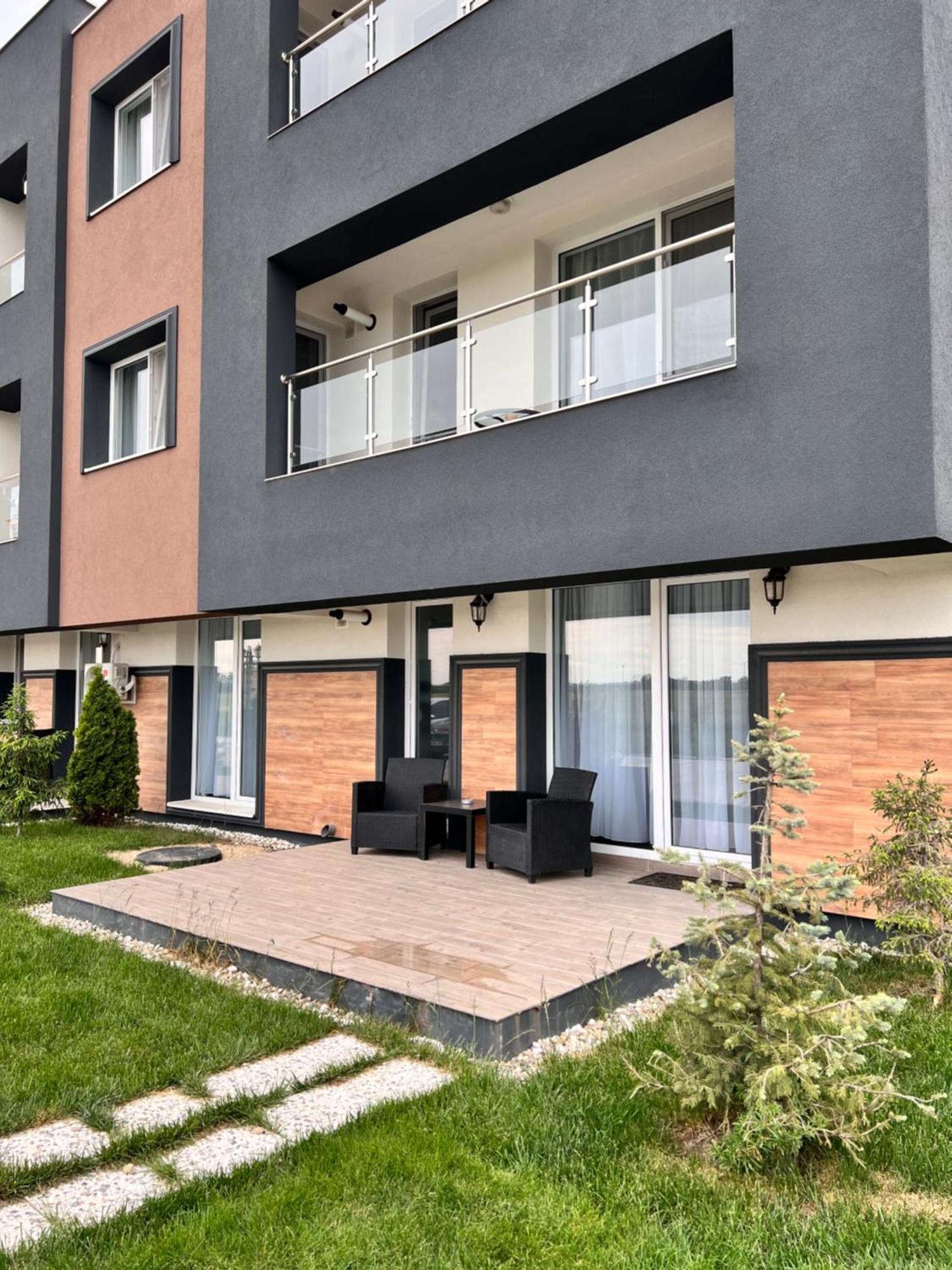 Sun Apartments Отопень Екстер'єр фото